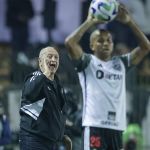 Atlético: Felipão estreia com direito a 'dobradinha' e bronca da arbitragem