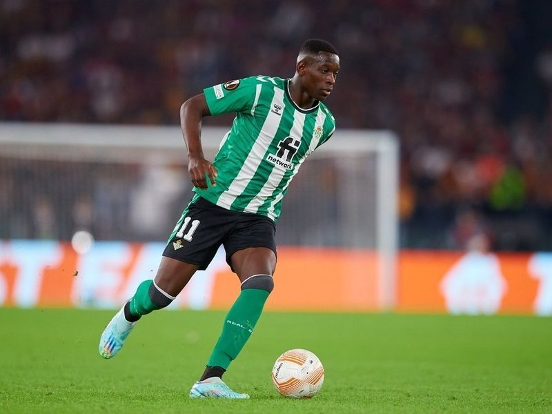 Corinthians abre negociações para contratar Luiz Henrique, do Betis