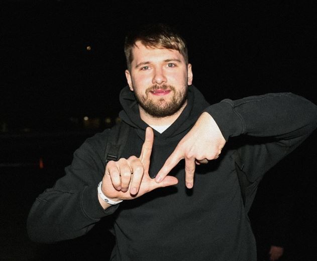 Astro da NBA dispara contra donos de time após troca de Doncic e Davis