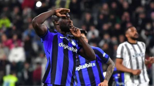 Lukaku comemora gol de empate no duelo entre Inter x Juventus