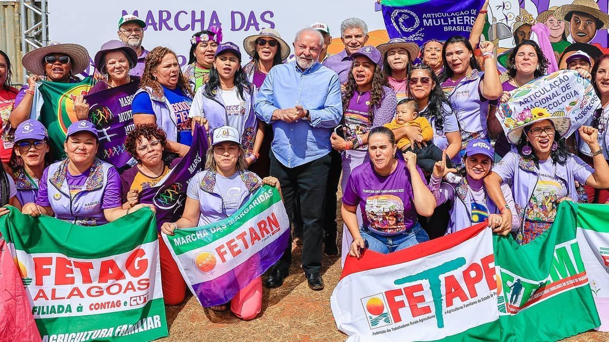 Lula assina decreto que cria plano emergencial de reforma agrária na Marcha das Margaridas