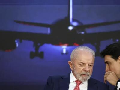 Presidente Lula ao lado do ministro de Portos e Aeroportos, Silvio Costa Filho