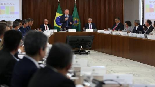 Lula afirmou aos governadores que espera que o BNDES volte a aturar como um bando de desenvolvimento