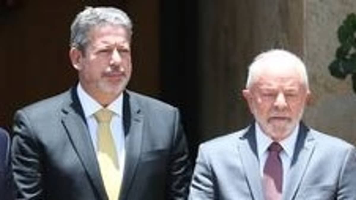 Lira é adversário do PT, mas preciso dele para votar projetos, diz Lula