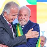 Lula admite erro de Múcio durante invasões, mas garante permanência de ministro da Defesa