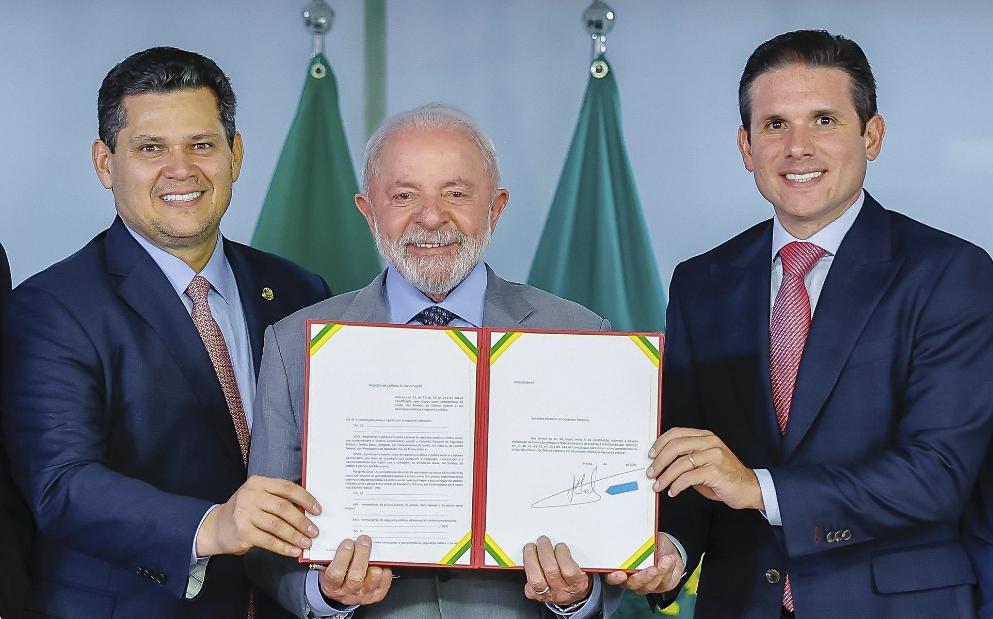 Com vitórias e desgastes no Congresso, Lula chega a 2026 com temas de segurança, escala 6x1 e STF pendentes