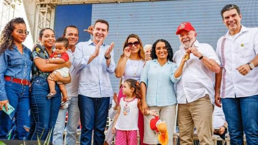 Lula, ao lado do governador do Pará, Helder Barbalho