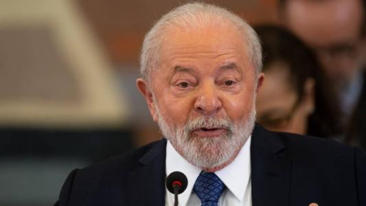Lula avisa Lira que mudanças na Caixa só serão feitas no final do ano