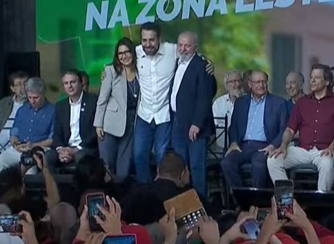 Após cortejar pré-candidatas do PT em Minas, Lula sobe em palanque com Boulos, em SP
