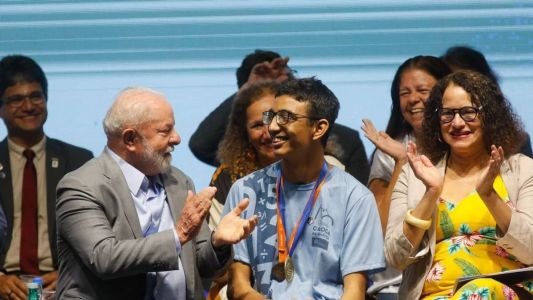 Lula citou ainda o lançamento do novo Programa de Aceleração do Crescimento (PAC)