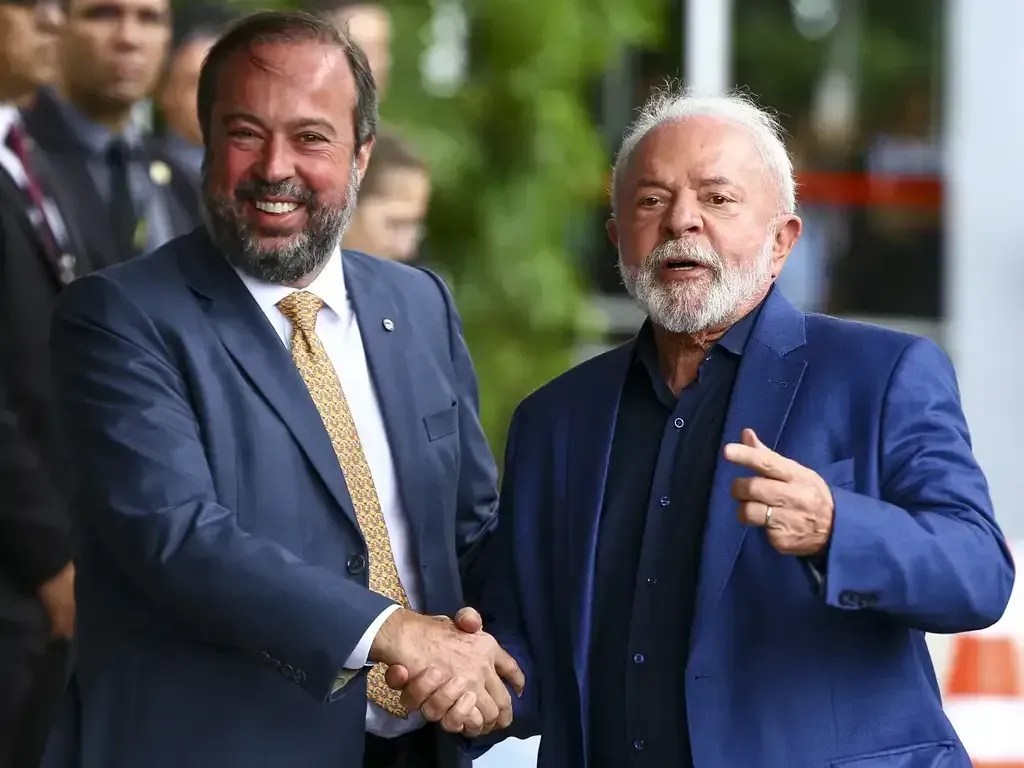 Silveira viaja com Lula para acompanhar reuniões do G7 na Itália