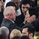 Lula chega à Vila Belmiro para se depedir de Pelé