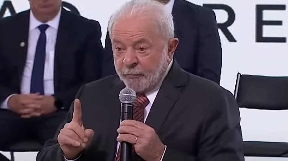 Lula promete mudança no Imposto de Renda: 'Vamos diminuir para o pobre e aumentar para o rico' 