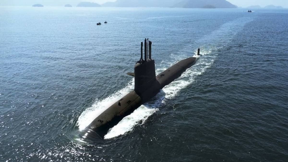 Lula debateu submarino nuclear em jantar com almirantes, diz Múcio à CNN