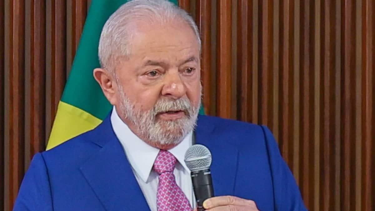 Lula desembarca em Montevidéu para tentar salvar Mercosul de acordo entre Uruguai e China 