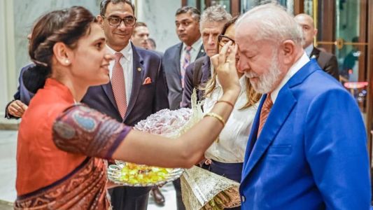 Lula desembarcou em Nova Délhi, onde acompanha reuniões do G-20