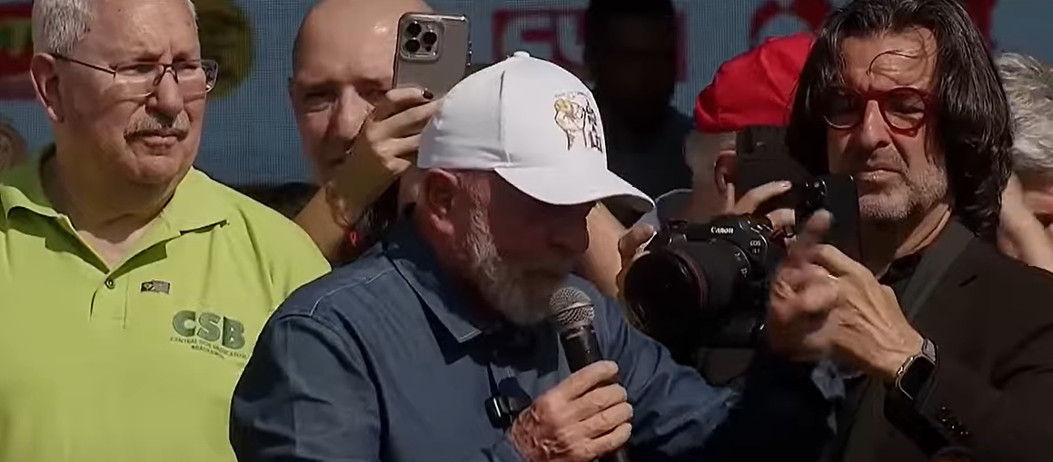 ‘A gente faz desoneração quando o povo pobre ganha’, diz Lula em São Paulo