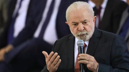 Lula deve acompanhar crise entre presidentes do Poder Legislativo nesta semana
