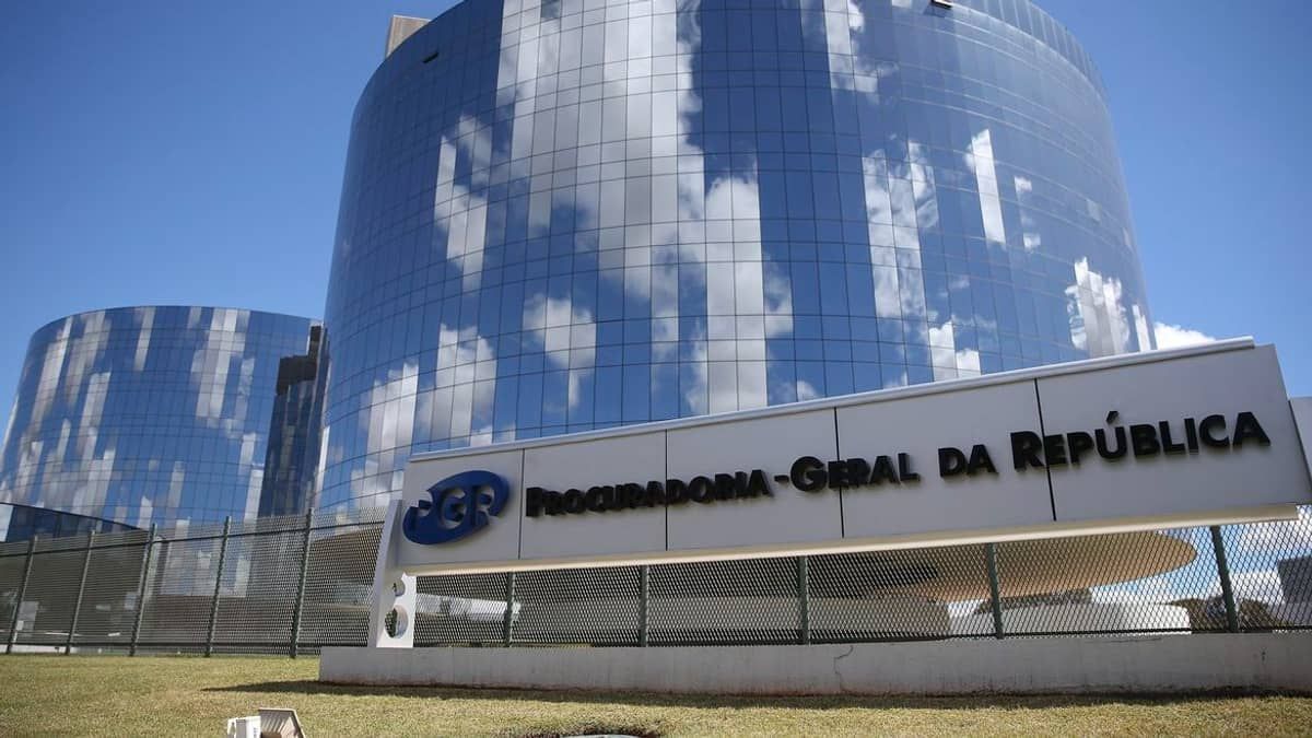 Corrida por PGR afunila entre Gonet e Bigonha, mas Lula diz a aliados estar aberto a novas indicações