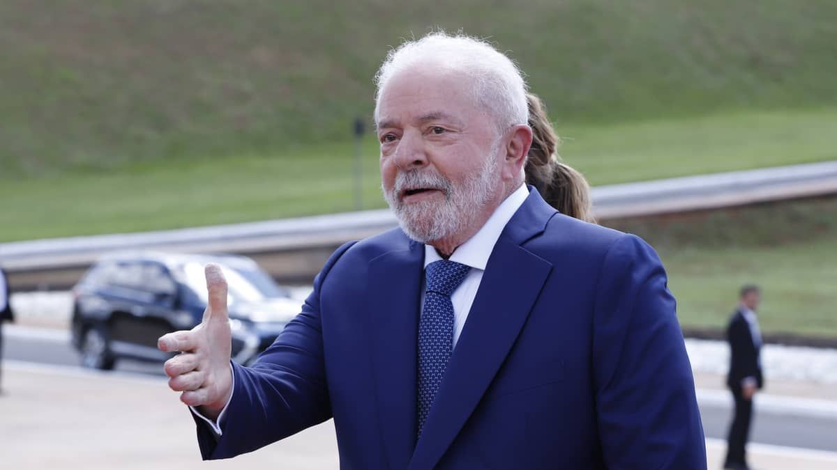 Depois de substituições na Polícia Federal, Lula deve mudar comando da Receita Federal 