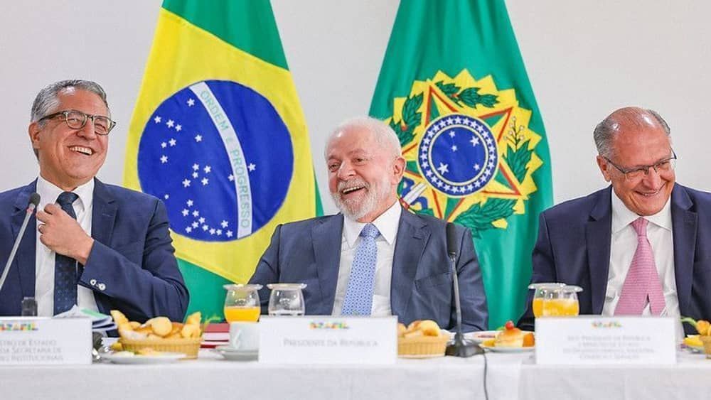 Lula diz a deputados querer intensificar viagens pelo país antes do 1º turno de 2024