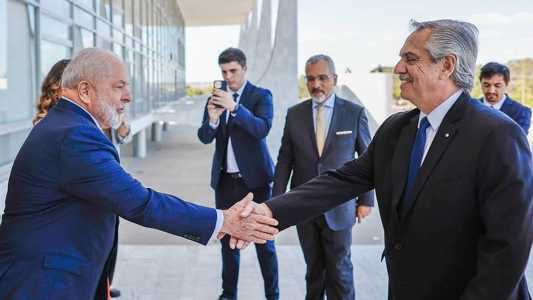 Lula e Alberto Fernández se reuniram em Brasília nesta segunda-feira (26)