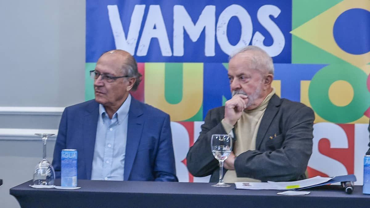 Lula sanciona minerais críticos e Redata, mas não fala em dia de julgamento no STF