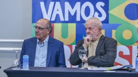 Lula e Alckmin voltam para Brasília nesta semana para discutir PEC da Transição
