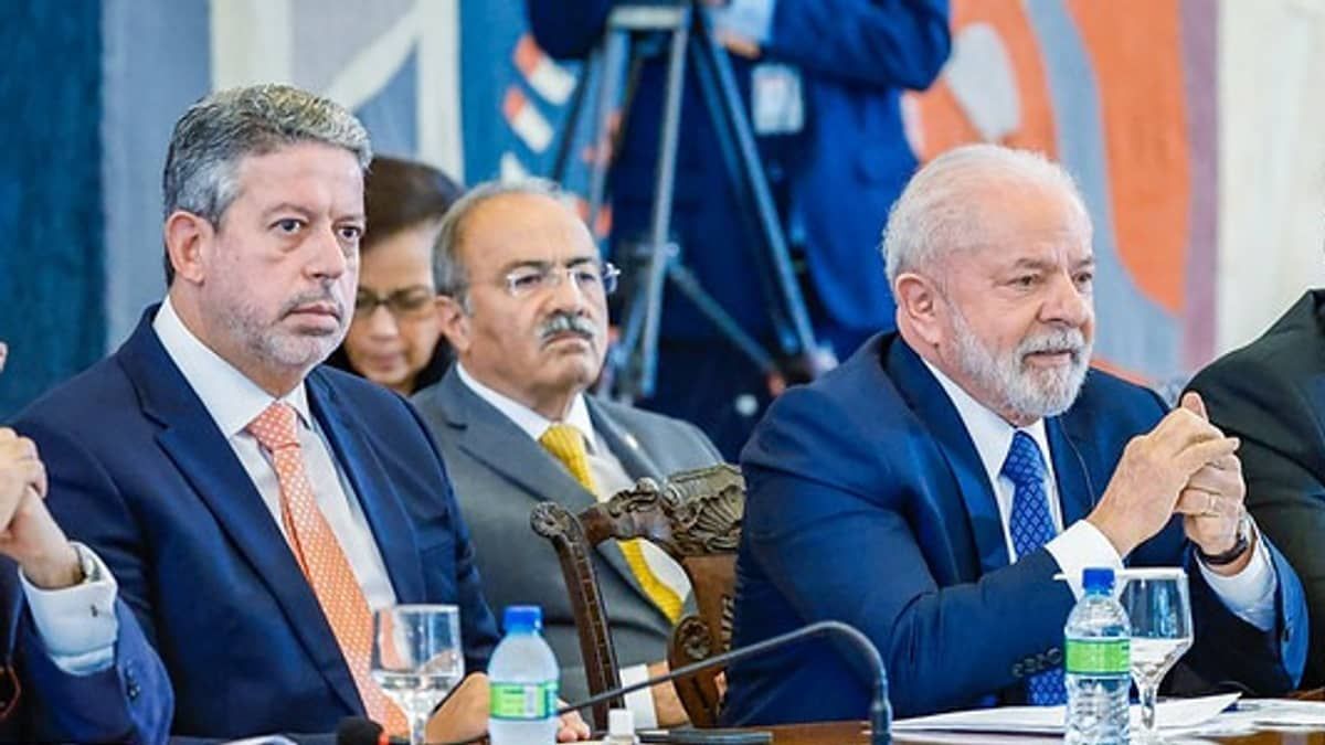 Lula e Lira trocaram telefonemas até a definição da reforma