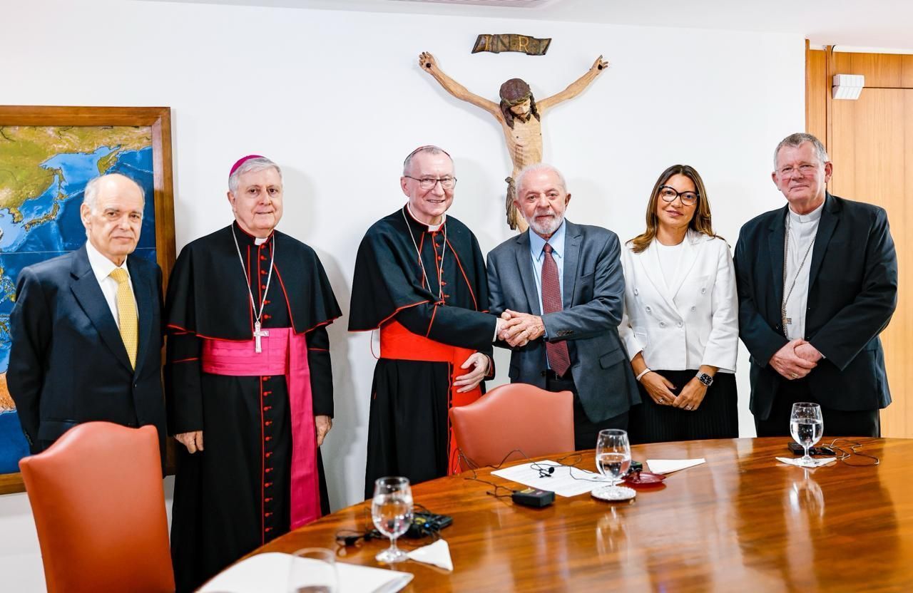 Lula se reúne com representante do Vaticano; saiba o que foi discutido