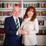 Cristina Kirchner se compara a Lula e petista diz que amizade 'vai muito além da relação institucional'