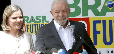 Lula e Gleisi.png