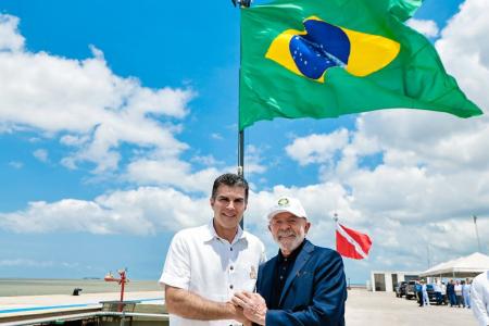 O presidente Lula (dir.) e o governador do Pará, Helder Barbalho (esq.)