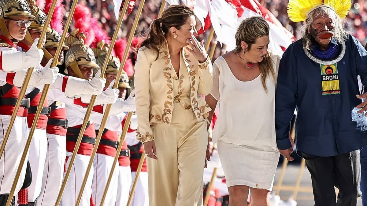 Roupa de Janja marca quebra de protocolo na cerimônia de posse de Lula