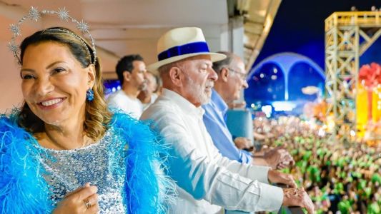 A primeira-dama Janja e o presidente Lula no camarote da Sapucaí