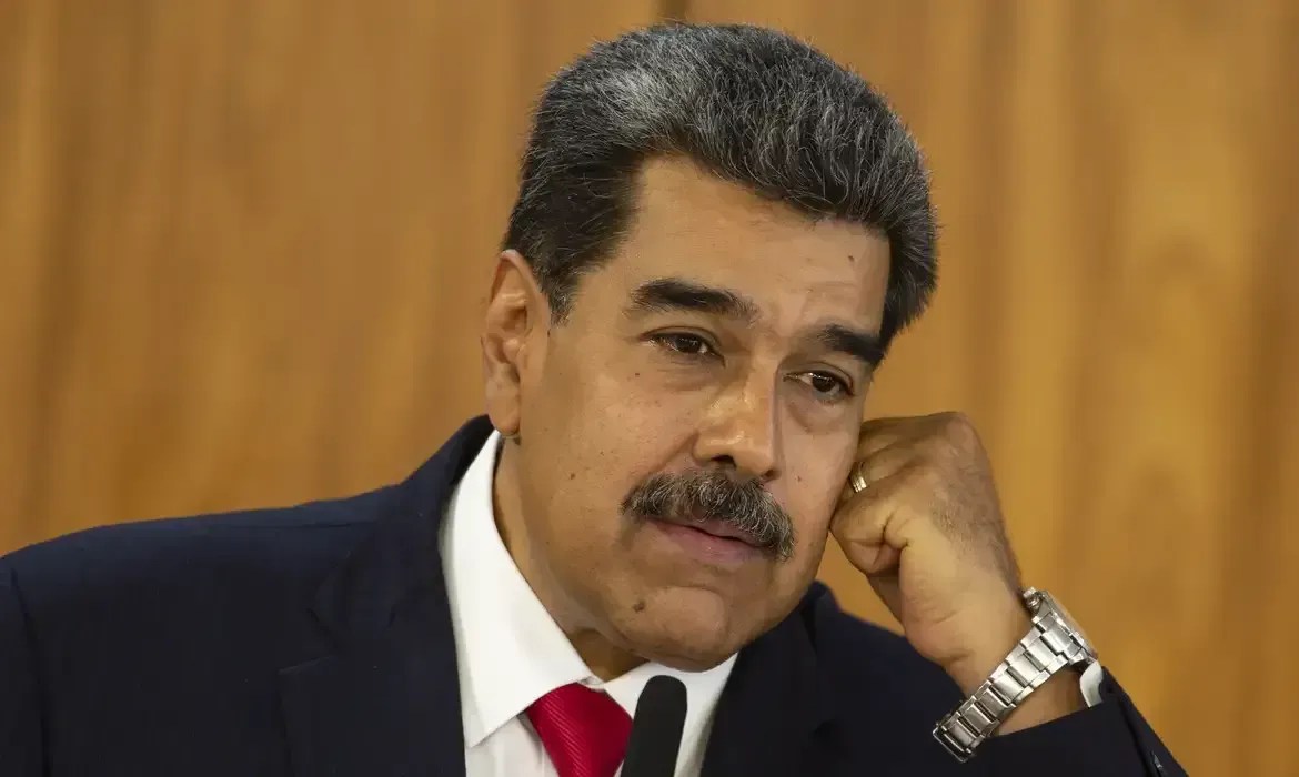 Venezuela revoga permissão do Brasil para representar a Argentina