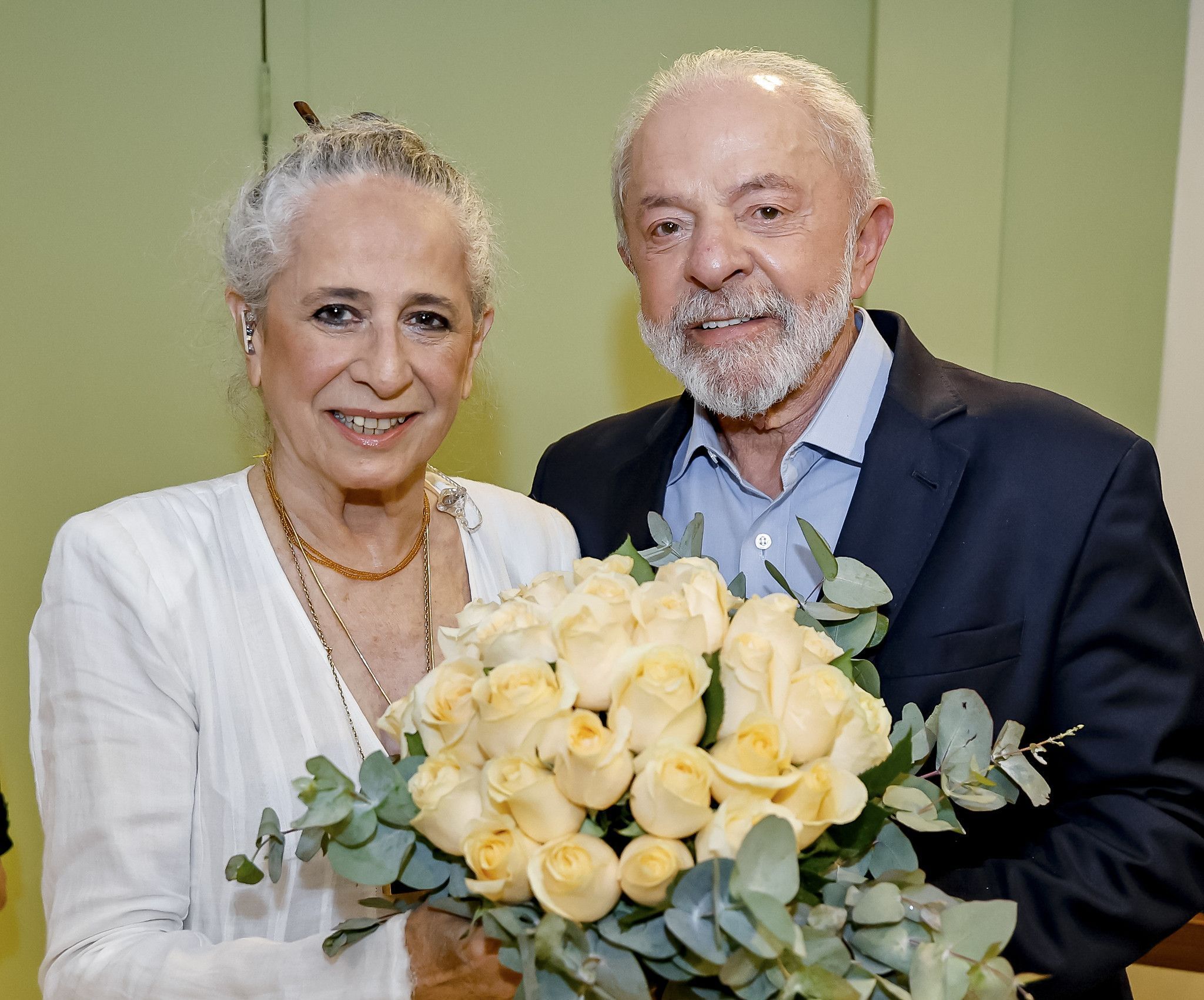 Lula e Janja vão a show de Maria Bethânia em SP e público grita 'sem anistia'