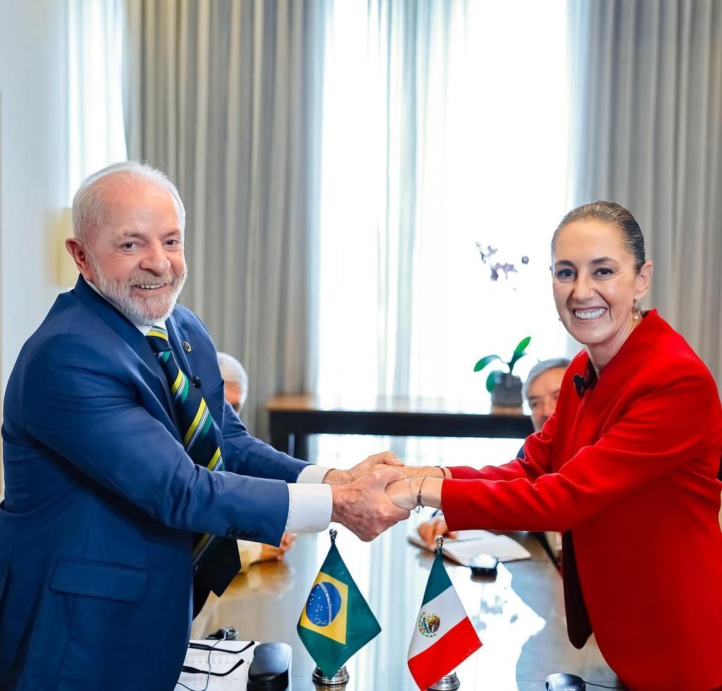 Lula se reúne com presidente do México antes de reunião da CELAC