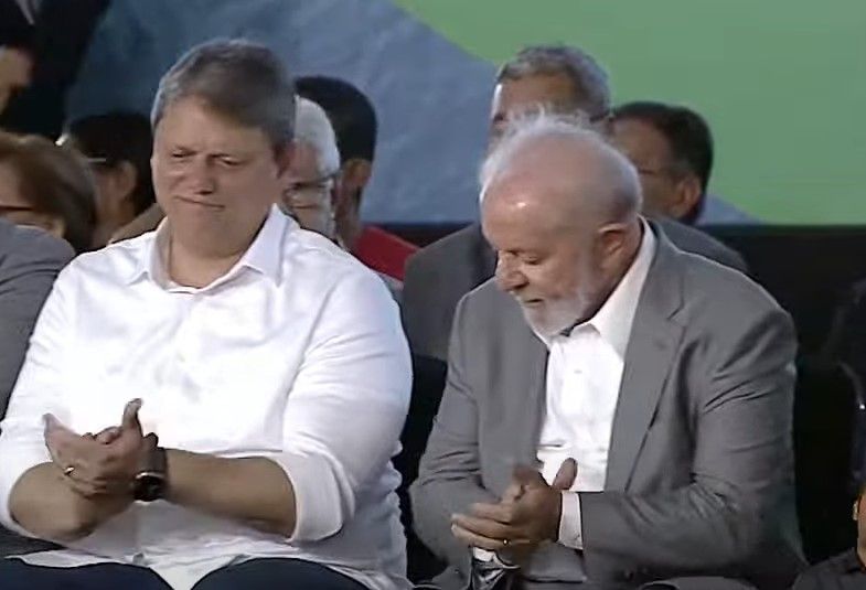 Ao lado de Tarcísio, Lula defende respeito às diferenças políticas e cita ‘normalidade’