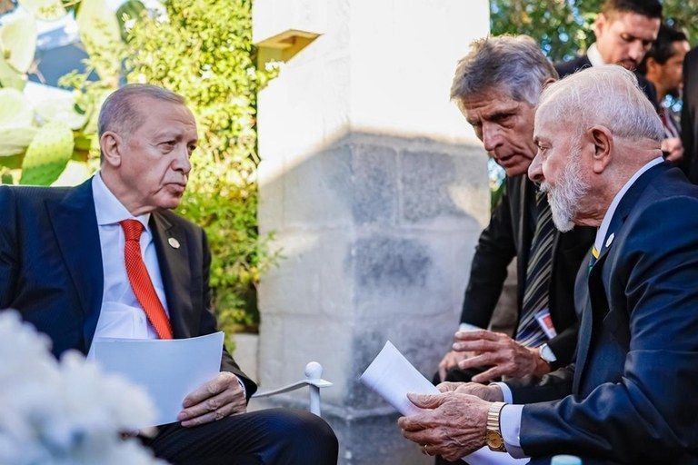 Presidente da Turquia pede apoio de Lula para o país entrar no BRICS