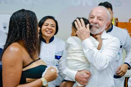 O presidente Lula durante a inauguração de um hospital no Rio de Janeiro