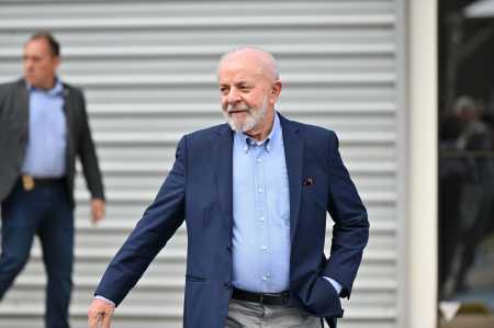 Lula chega à cerimônia de Inauguração da Fábrica de Insulina da Biomm, em Nova Lima, na Grande BH