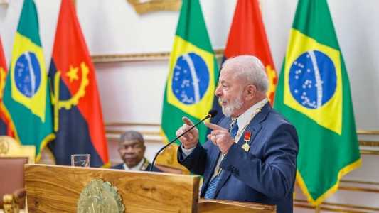 Lula encerra viagem oficial à África neste domingo (27)