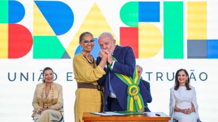 Lula fará reunião com Marina em meio à crise entre Ibama e Petrobras e esvaziamento de ministério.