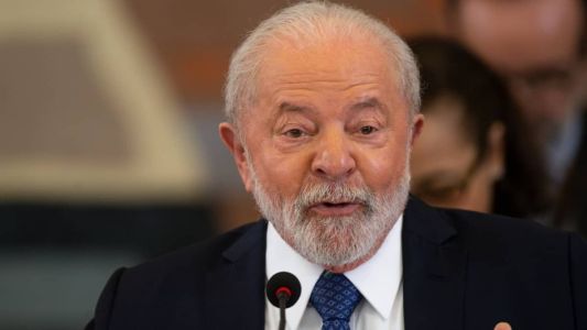 Lula faz tratamento para aliviar dores no quadril