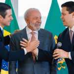 Em atrito com o governo, Motta e Alcolumbre faltam à sanção da isenção do IR