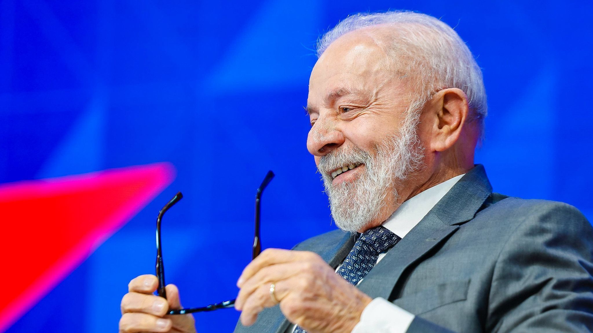 Avaliação do governo Lula chega ao melhor patamar desde 2024, aponta Quaest