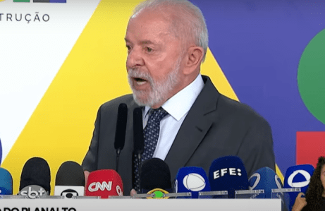 O presidente Lula em entrevista coletiva nesta terça (3)