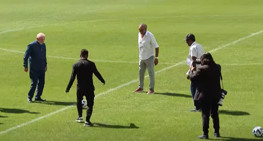 Dia do Trabalho: Lula joga bola com ídolos do Corinthians no estádio do time