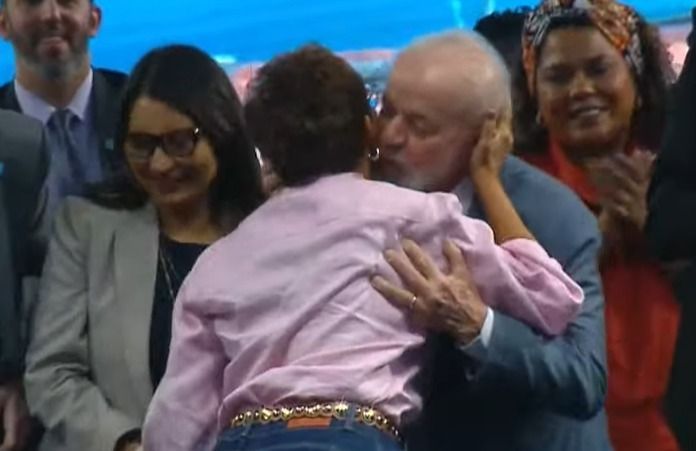 Ao lado de Lula, Marília Campos agradece apoio de Pacheco e do governo Zema
